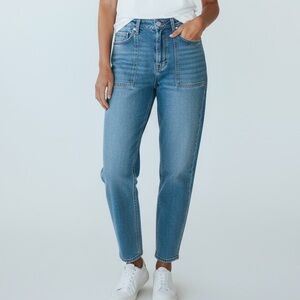 JUDY BLUE - THE JOGGER - SIZE 11/30 - MEDIUM WASH - GOOD CONDITION - B18